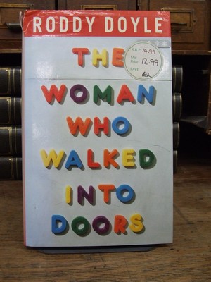Roddy Doyle - The Woman Who Walked into Doors - 9780224042727 - KOC0003525