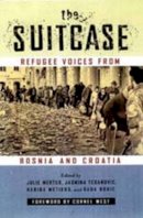 Julie A. Mertus - The Suitcase: Refugee Voices from Bosnia and Croatia - 9780520206342 - V9780520206342