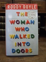 Roddy Doyle - The Woman Who Walked into Doors - 9780224042727 - KEX0279195