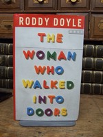 Roddy Doyle - The Woman Who Walked into Doors - 9780224042727 - KOC0018678